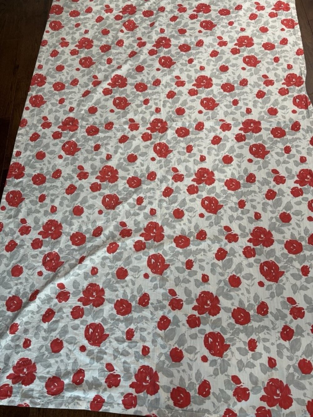 Kate Spade NY "Garden Rose" Tablecloth Oblong 60x‎ 97” Grey/Coral